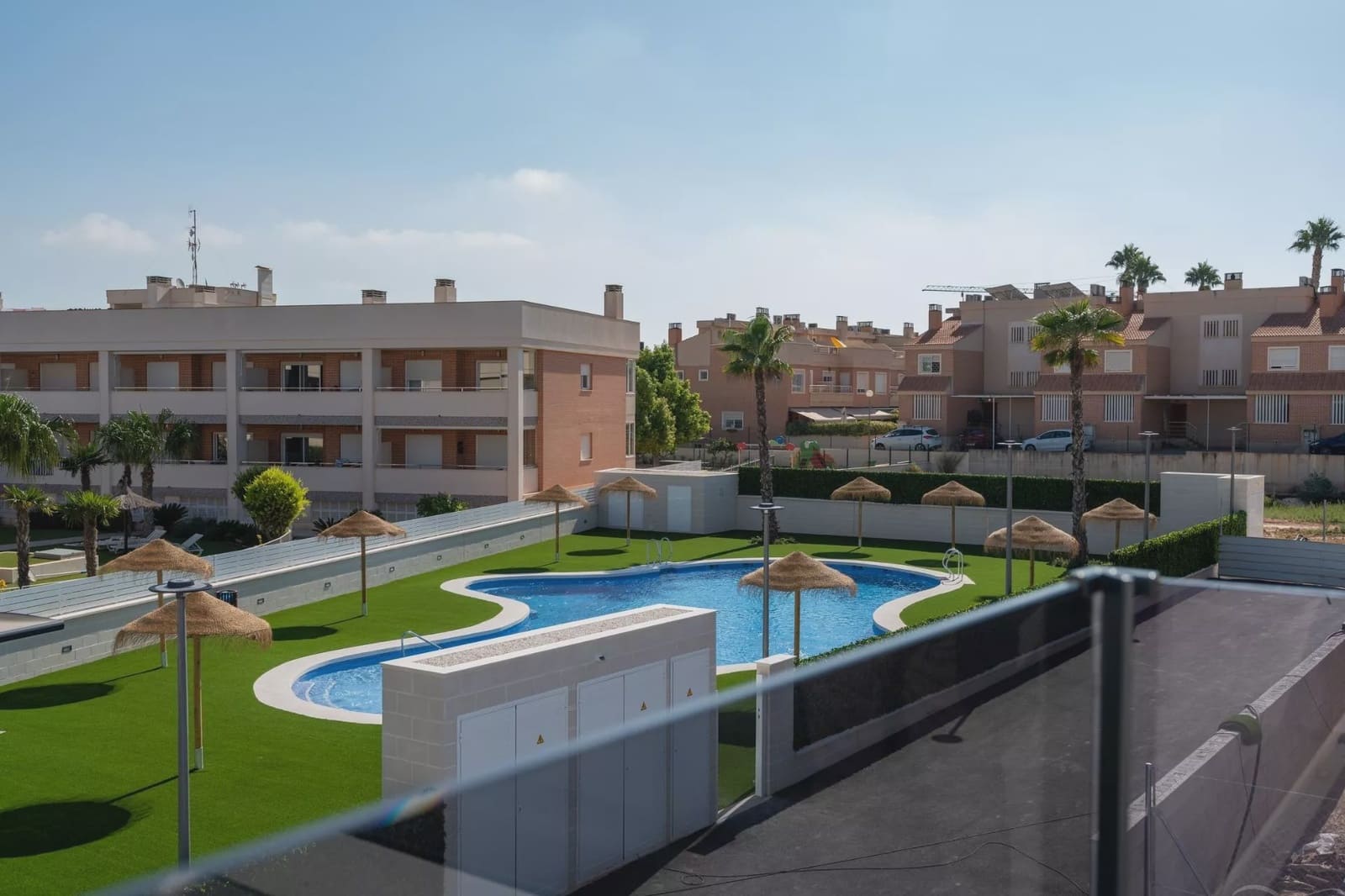 Bungalow de 3 habitaciones en Gran Alacant en venta con piscina - 350.000 € (Ref: 9293971)