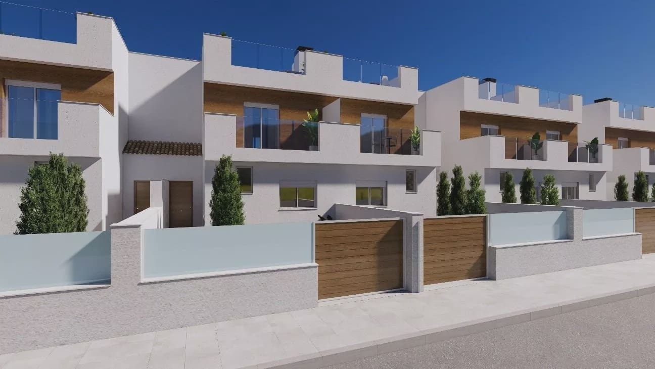 3 bedroom Terraced Villa for sale in Los Alcazares with pool - € 382,000 (Ref: 9356530)