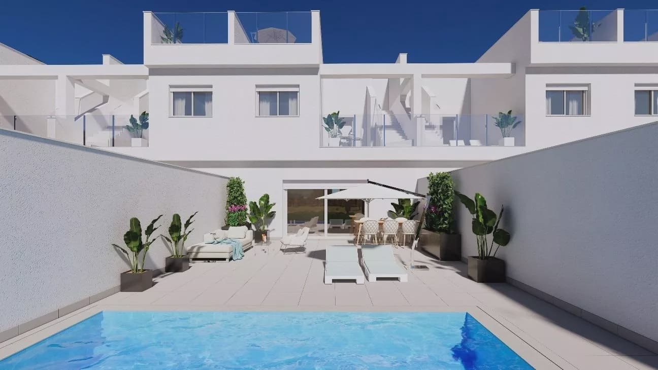 3 bedroom Terraced Villa for sale in Los Alcazares with pool - € 382,000 (Ref: 9356530)