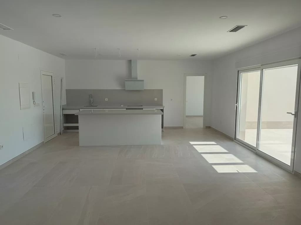 3 bedroom Villa for sale in Pinoso with pool - € 356,000 (Ref: 9415756)