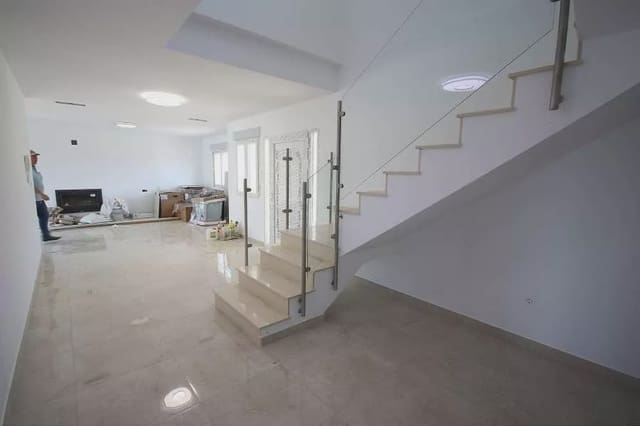 4 soveværelse Villa til salg i Pinoso med swimmingpool - € 491.000 (Ref: 9415757)
