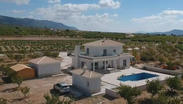 4 soveværelse Villa til salg i Pinoso med swimmingpool - € 491.000 (Ref: 9415757)