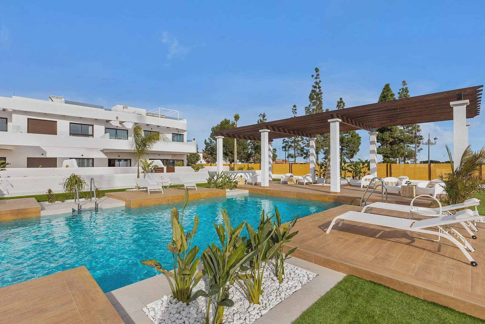 3 bedroom Apartment for sale in Los Alcazares with pool garage - € 539,900 (Ref: 9525622)