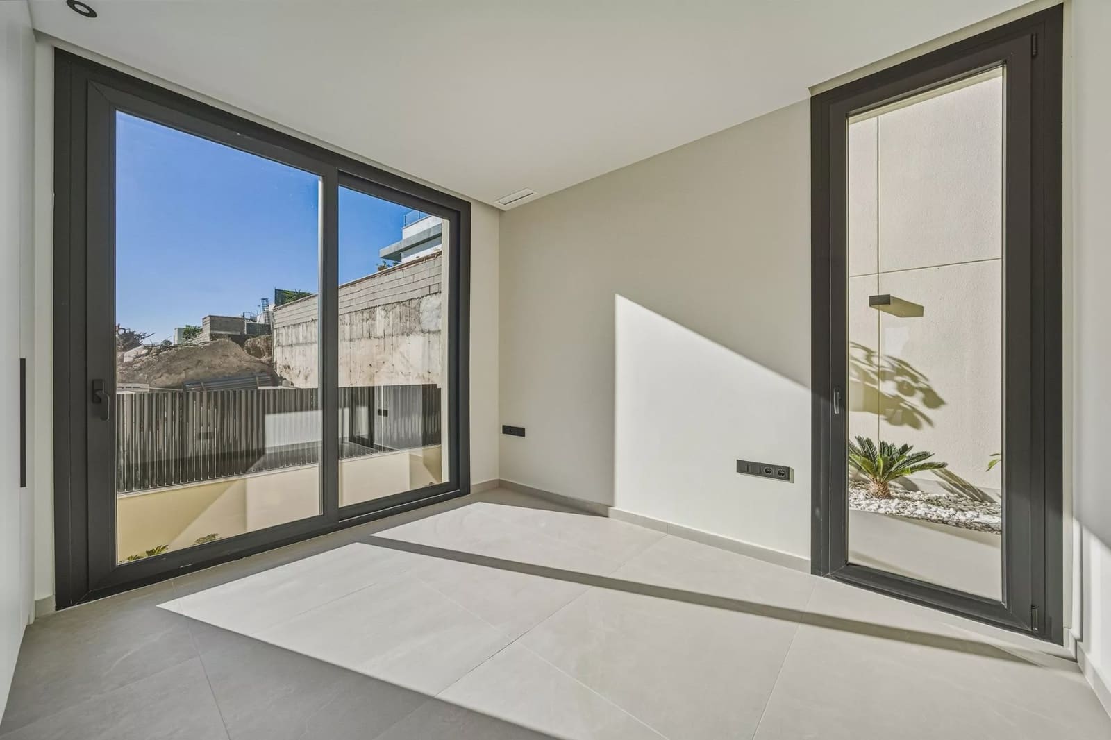 4 bedroom Villa for sale in Polop with pool - € 970,000 (Ref: 9638882)