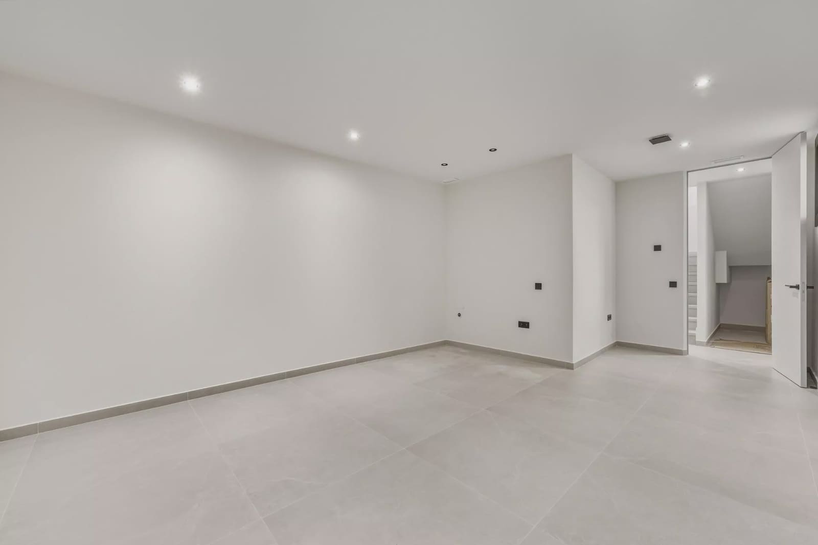 4 bedroom Villa for sale in Polop with pool - € 970,000 (Ref: 9638882)