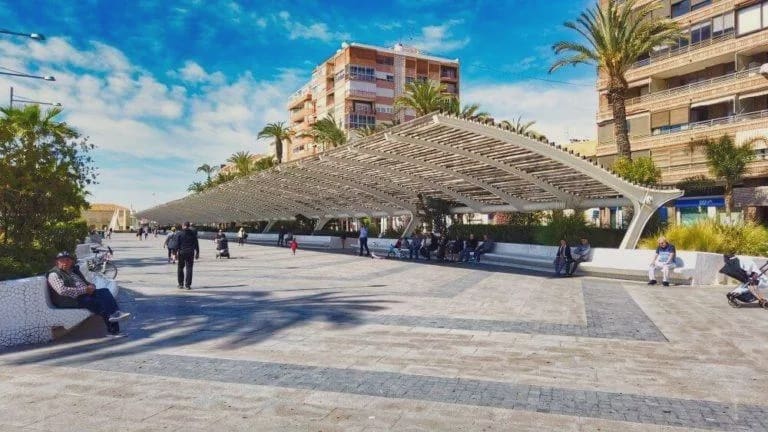 1 soveværelse Lejlighed til salg i Torrevieja med swimmingpool - € 399.000 (Ref: 9720715)