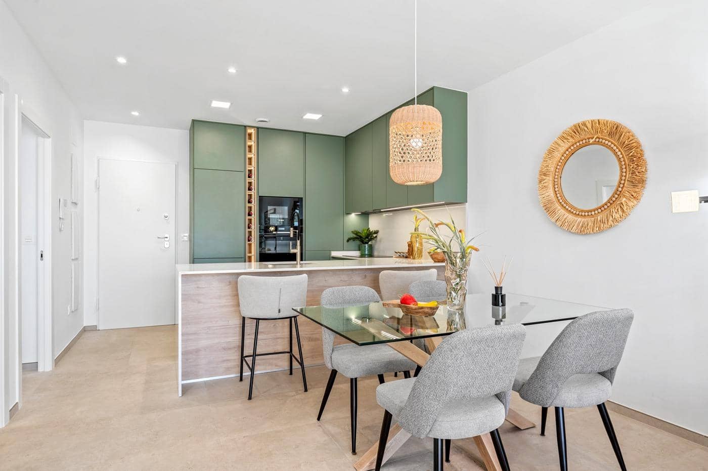 2 soverom Leilighet til salgs i Los Alcazares med svømmebasseng garasje - € 279 000 (Ref: 9783467)