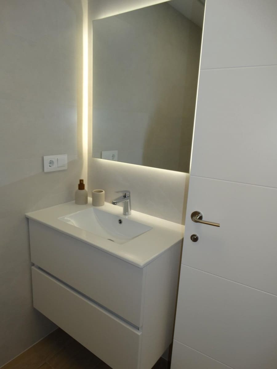 Bungalow de 2 habitaciones en Pilar de la Horadada en venta con piscina garaje - 245.000 € (Ref: 9831113)
