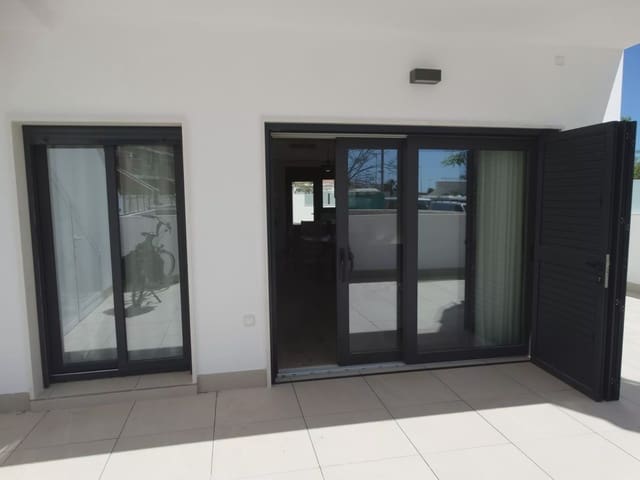 Bungalow de 2 habitaciones en Pilar de la Horadada ciudad, Pilar de la Horadada en venta con piscina garaje - 245.000 € (Ref: 9831113)