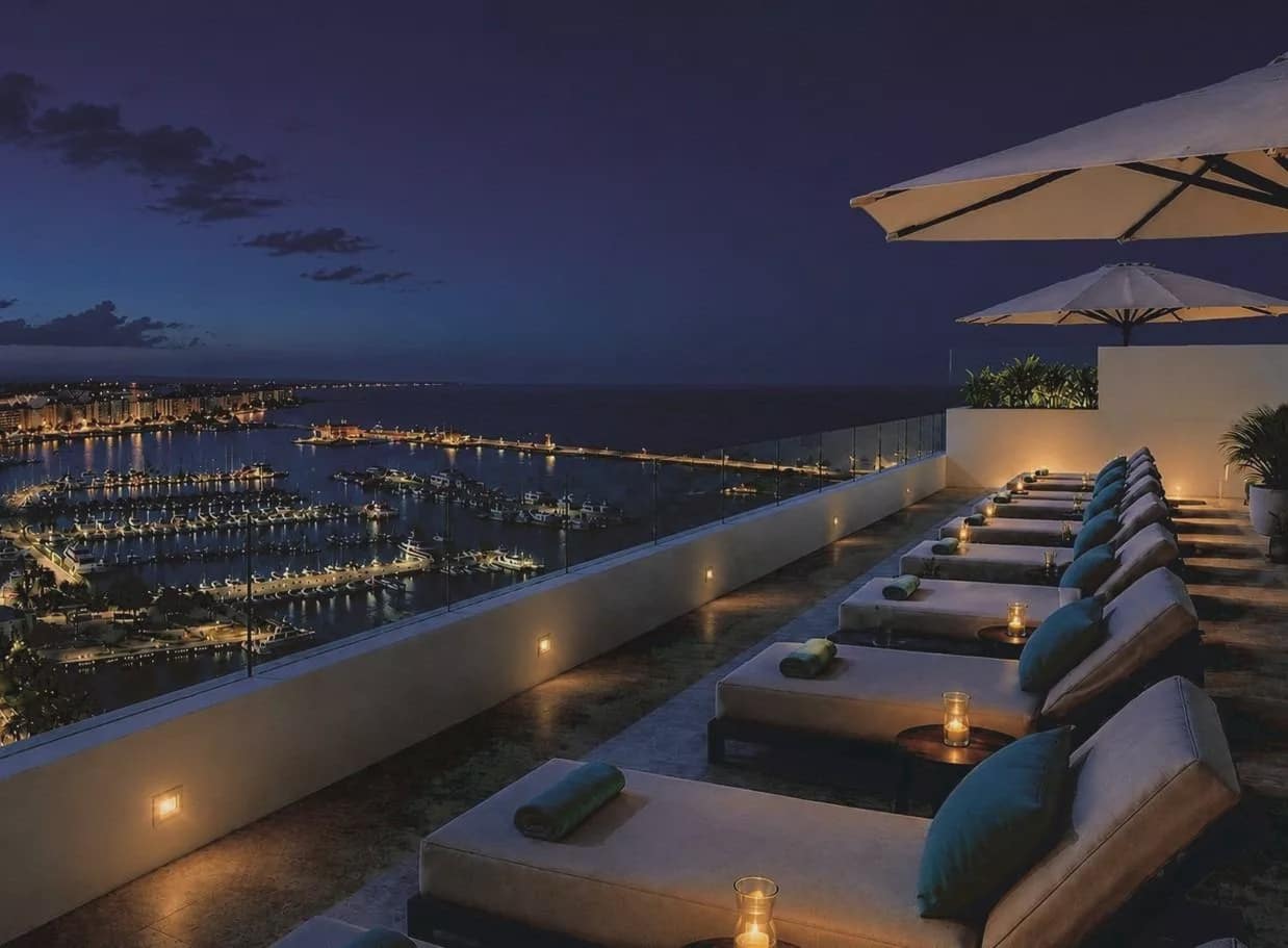Apartamento de 2 habitaciones en Torrevieja en venta con piscina garaje - 282.000 € (Ref: 9868444)