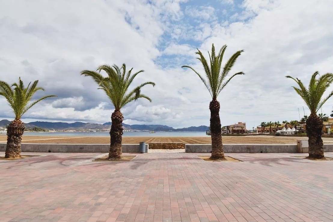 2 bedroom Beach Apartment for sale in Puerto de Mazarron - € 215,000 (Ref: 9888741)