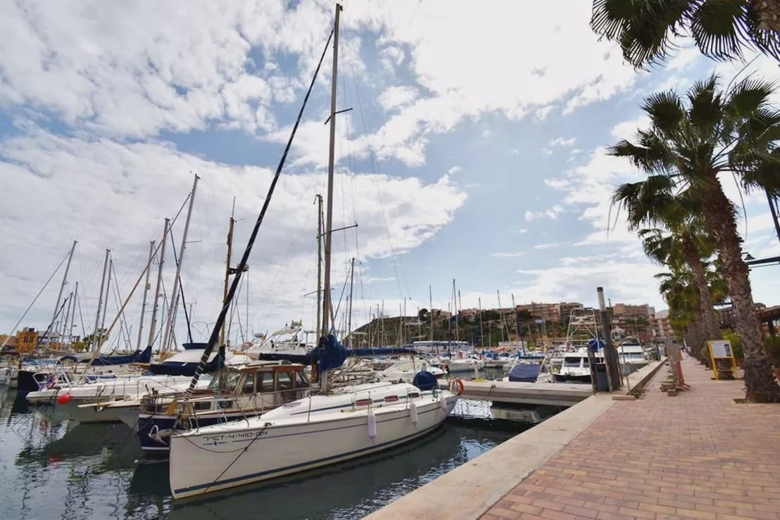 2 bedroom Beach Apartment for sale in Puerto de Mazarron - € 215,000 (Ref: 9888741)