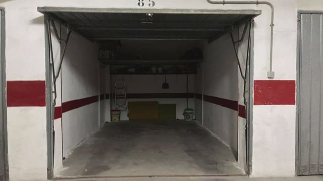 Garage til salg i Playa de los Náufragos, Torrevieja - € 17.000 (Ref: 9908834)