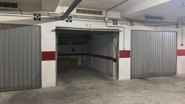 Garage til salg i Playa de los Náufragos, Torrevieja - € 17.000 (Ref: 9908834)