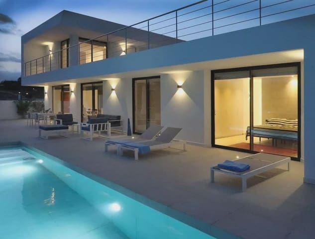 Chalet de 3 habitaciones en Valle del Este, Vera en venta - 850.000 € (Ref: 9908844)