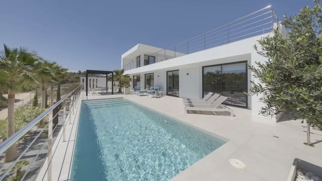 Chalet de 3 habitaciones en Valle del Este, Vera en venta - 850.000 € (Ref: 9908844)