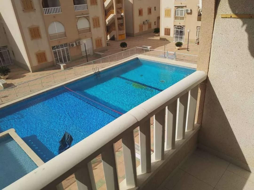 2 camera da letto Appartamento sulla Spiaggia in vendita in Torrevieja - 149.850 € (Rif: 9908848)