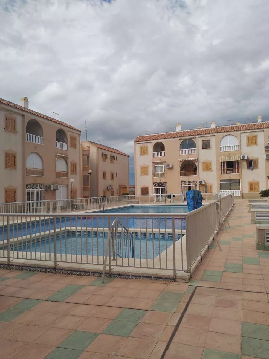 2 camera da letto Appartamento sulla Spiaggia in vendita in Torrevieja - 149.850 € (Rif: 9908848)