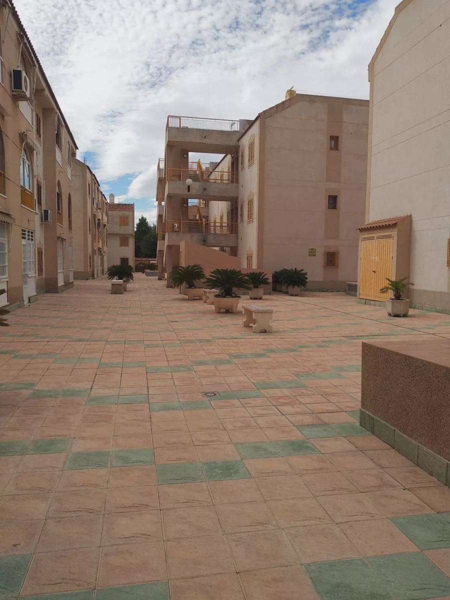 Apartamento Playa de 2 habitaciones en Torrevieja en venta - 149.850 € (Ref: 9908848)