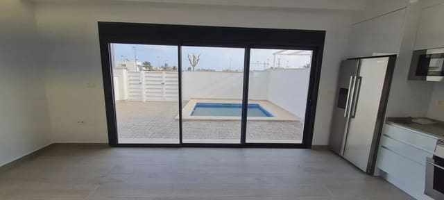 3 makuuhuone Huvila myytävänä paikassa Villamartin, Orihuela mukana uima-altaan 
autotalli - 539 900 € (Ref: 9909373)