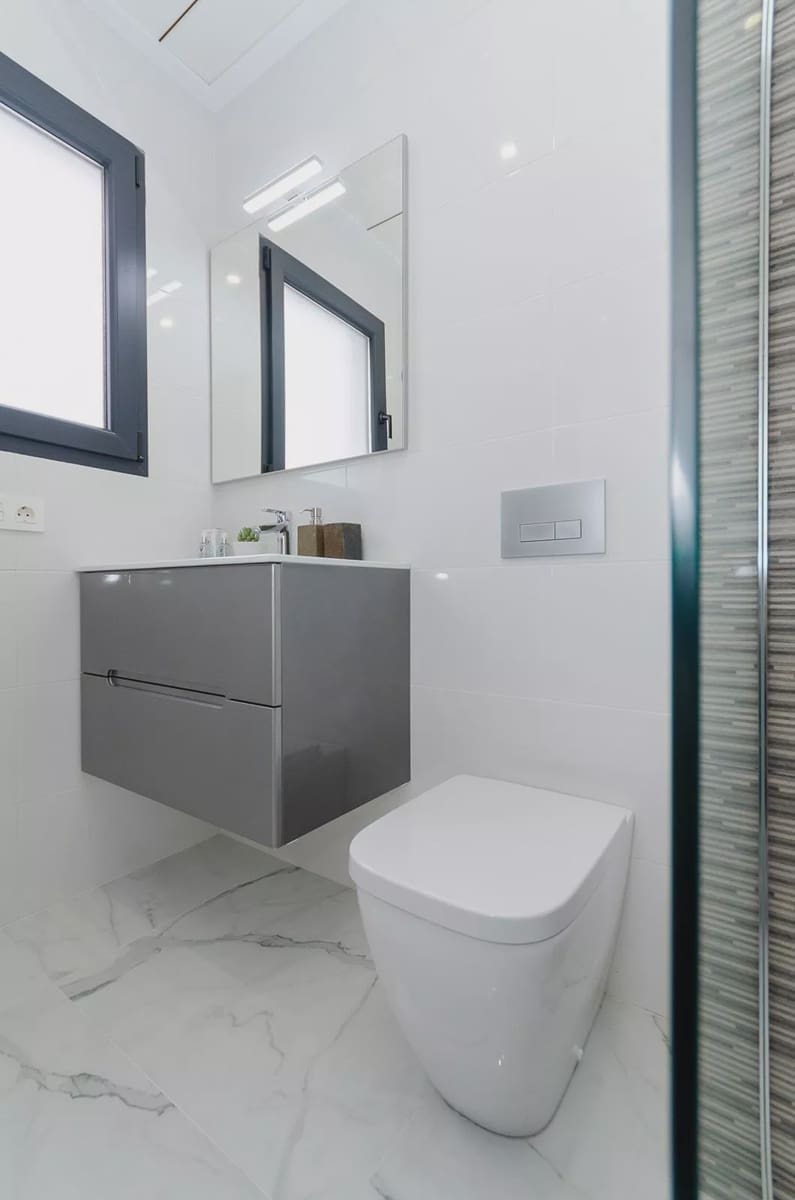 3 soverom Villa til salgs i Torrevieja med svømmebasseng garasje - € 424 000 (Ref: 9909379)