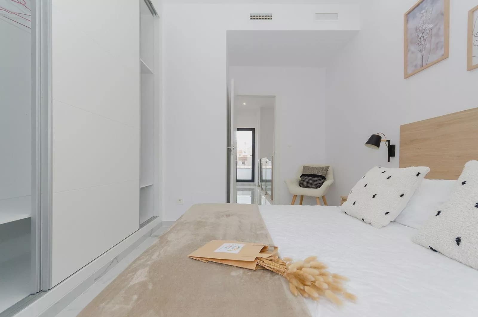3 soverom Villa til salgs i Torrevieja med svømmebasseng garasje - € 424 000 (Ref: 9909379)