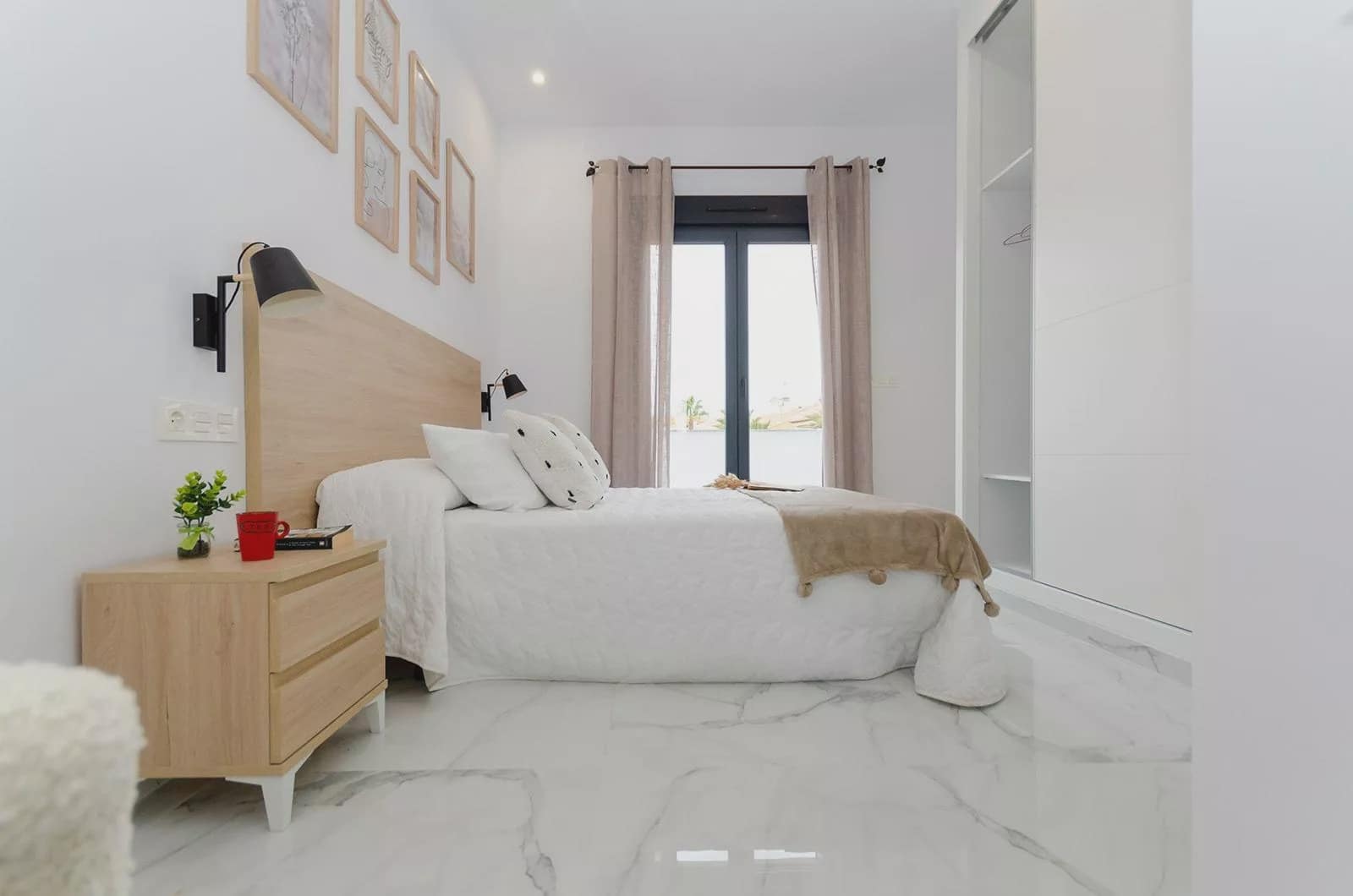 3 soverom Villa til salgs i Torrevieja med svømmebasseng garasje - € 424 000 (Ref: 9909379)