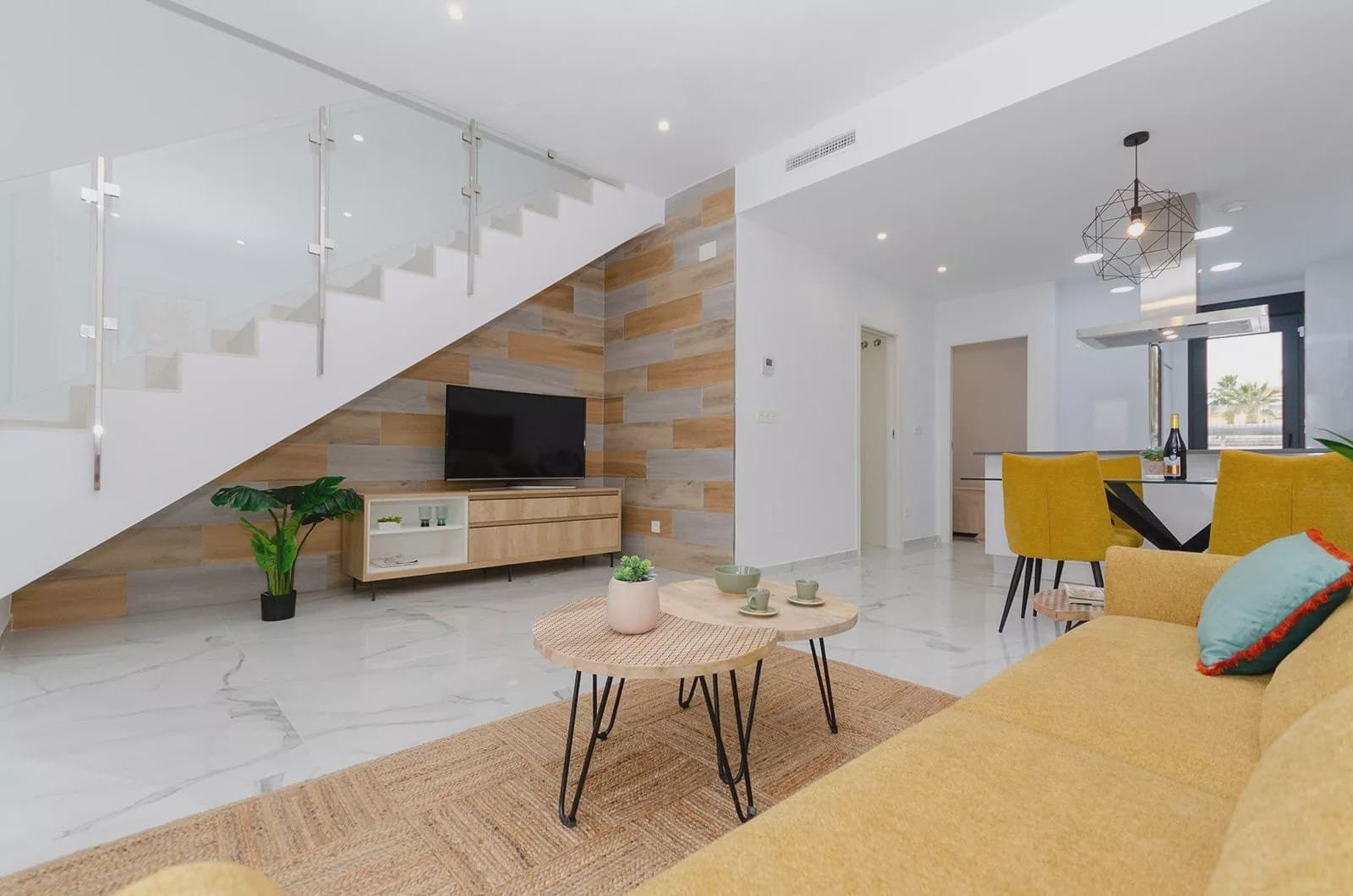 3 soverom Villa til salgs i Torrevieja med svømmebasseng garasje - € 424 000 (Ref: 9909379)