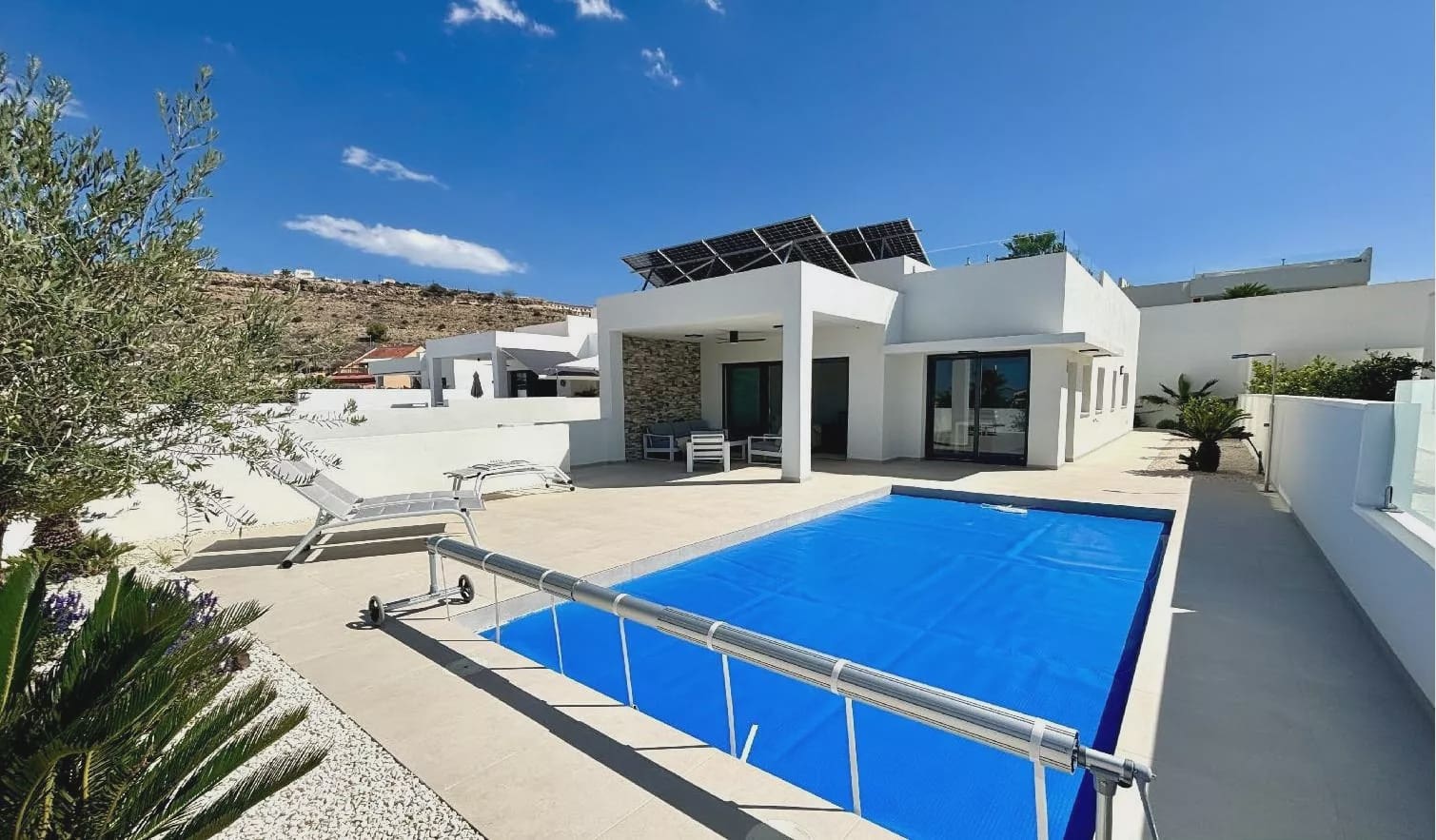 3 soveværelse Villa til salg i Benijofar med swimmingpool - € 589.000 (Ref: 9909398)