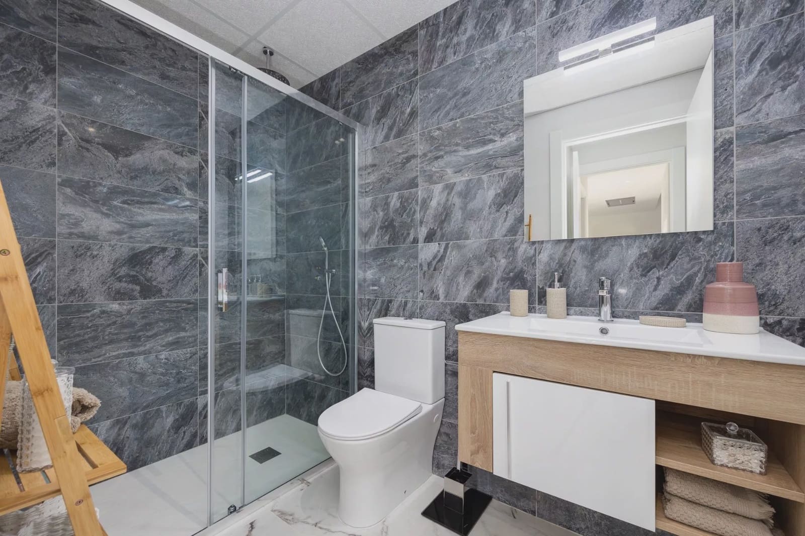 Apartamento de 2 habitaciones en San Miguel de Salinas en venta con piscina garaje - 244.000 € (Ref: 9909409)