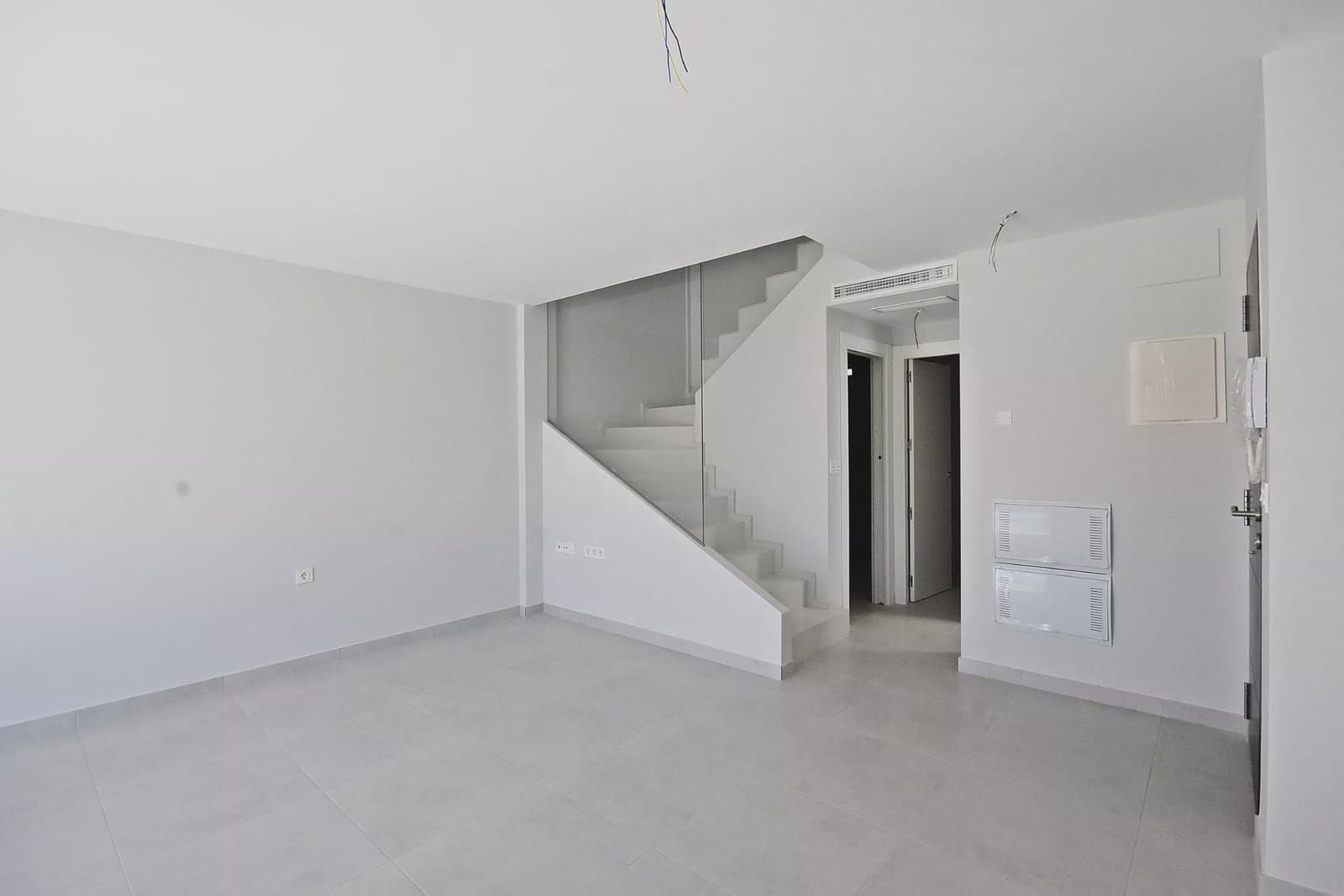 3 soverom Kjedet enebolig til salgs i Alamillo med svømmebasseng garasje - € 298 000 (Ref: 9909416)