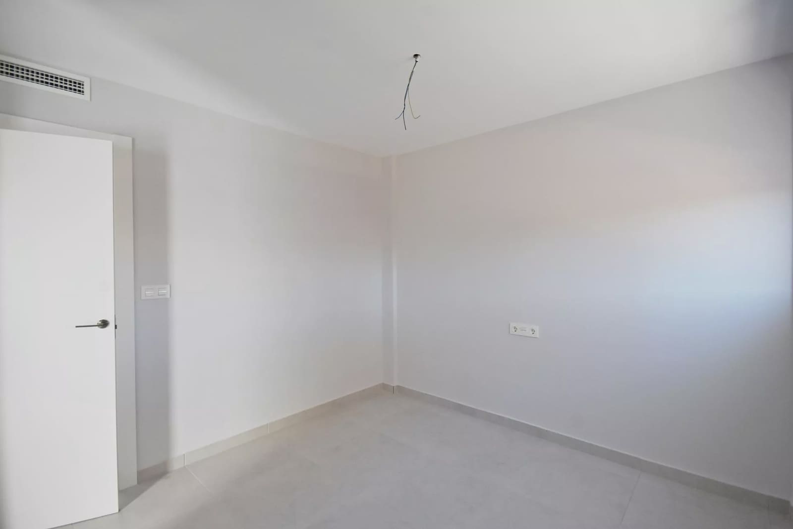 3 soverom Kjedet enebolig til salgs i Alamillo med svømmebasseng garasje - € 298 000 (Ref: 9909416)