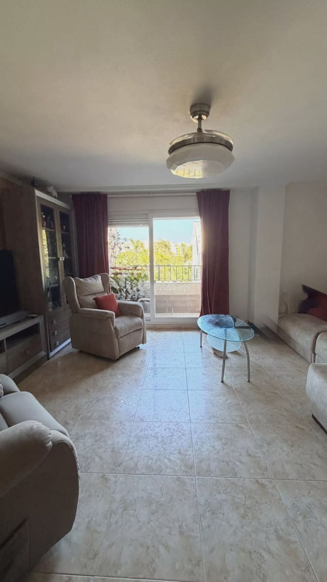 4 chambre Appartement à vendre à Torrevieja - 248 000 € (Ref: 9999810)