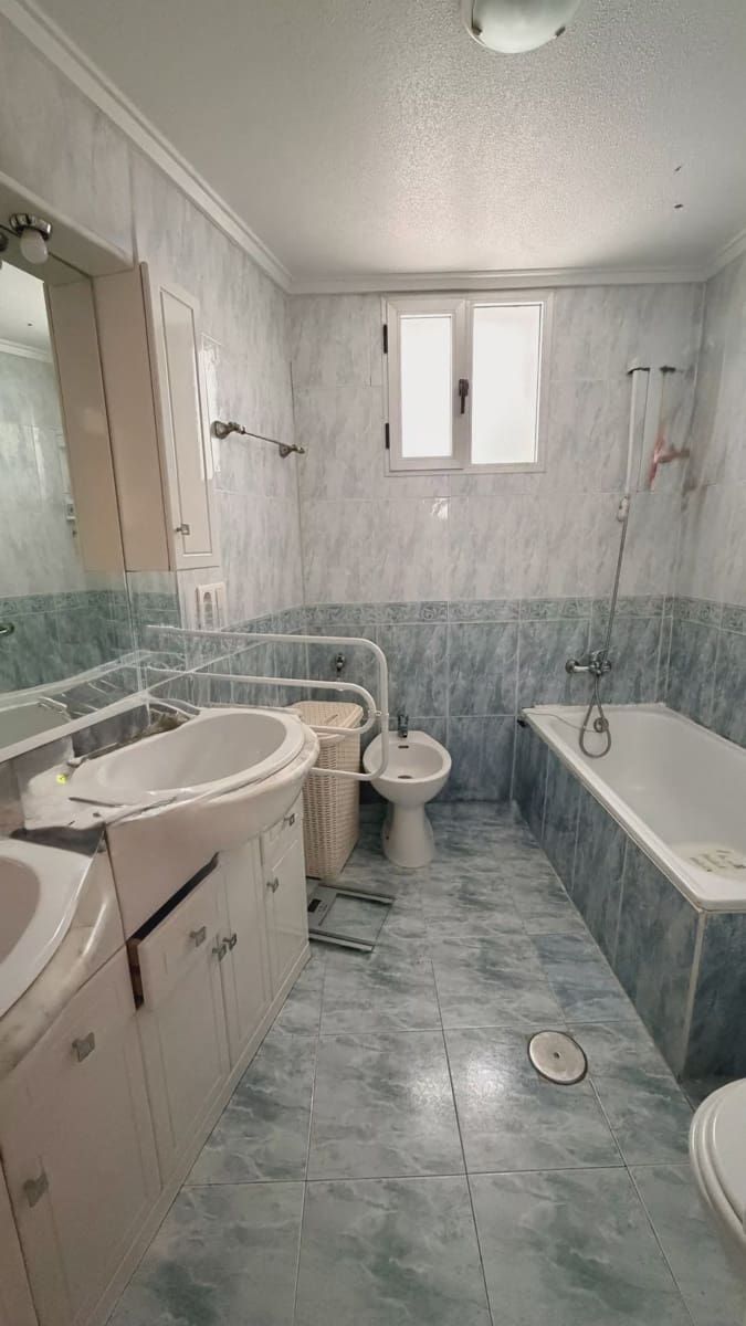 4 chambre Appartement à vendre à Torrevieja - 248 000 € (Ref: 9999810)