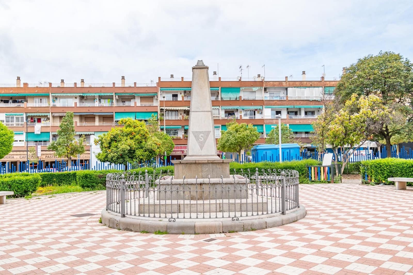 Kommersiell til salgs i Albolote - € 685 000 (Ref: 9534163)