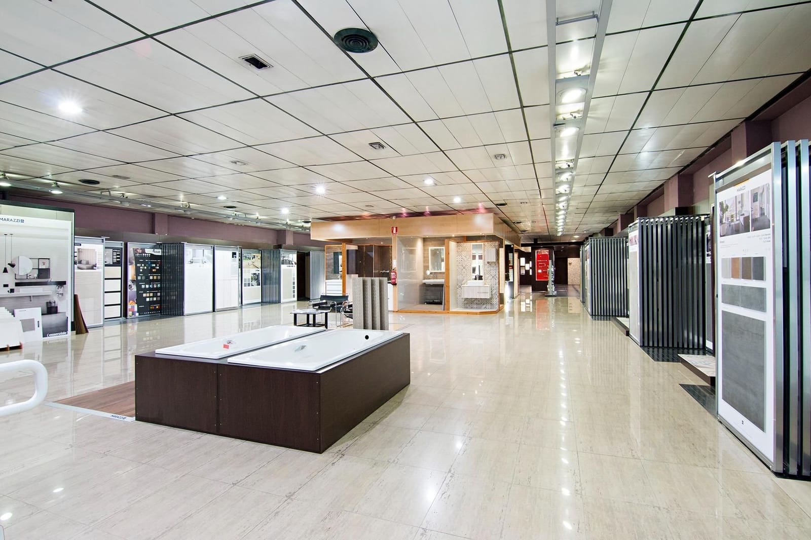 Commercial for sale in Pulianas - € 1,700,000 (Ref: 9534166)