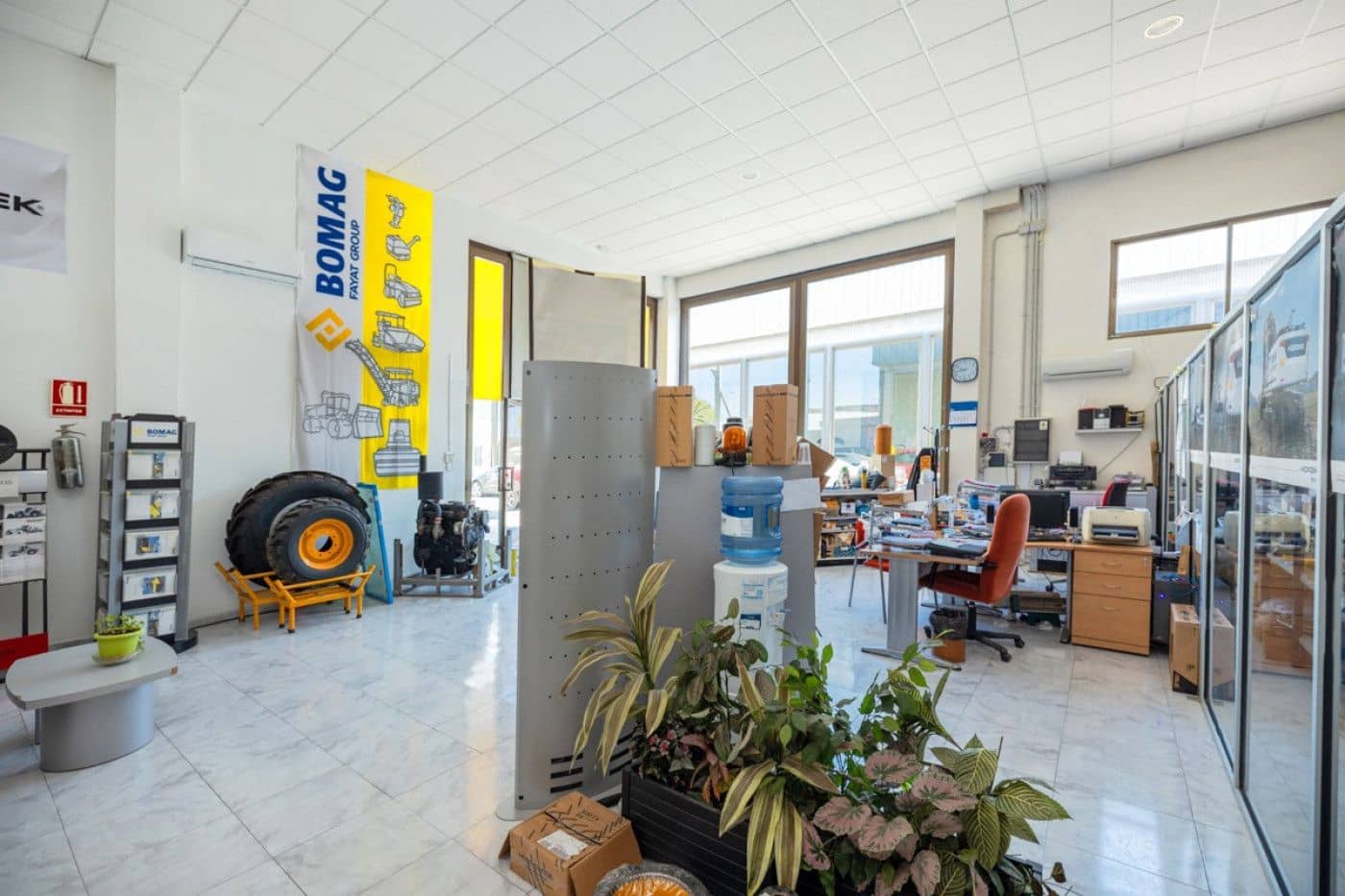 Kommersiell til salgs i Granada by - € 1 500 000 (Ref: 9534167)