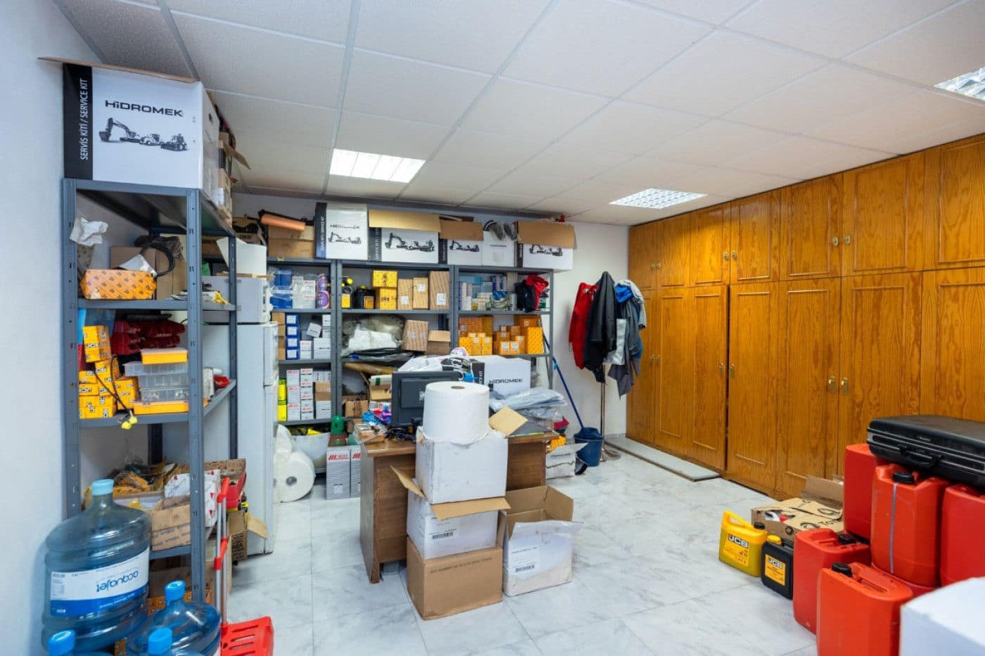 Kommersiell til salgs i Granada by - € 1 500 000 (Ref: 9534167)