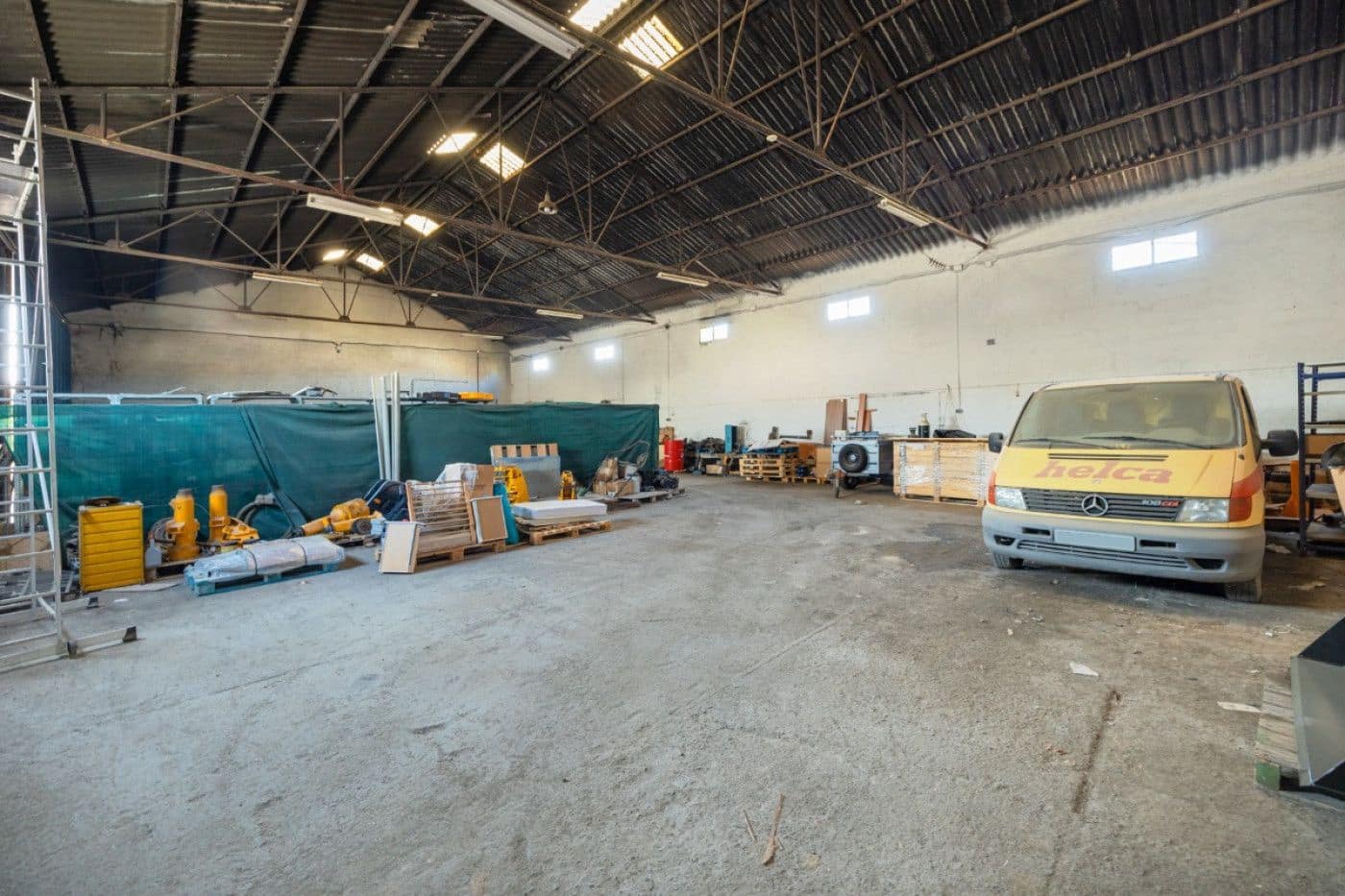 Kommersiell til salgs i Granada by - € 1 500 000 (Ref: 9534167)