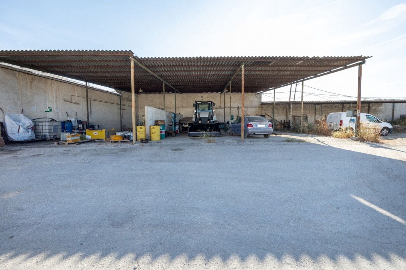 Kommersiell til salgs i Granada by - € 1 500 000 (Ref: 9534167)