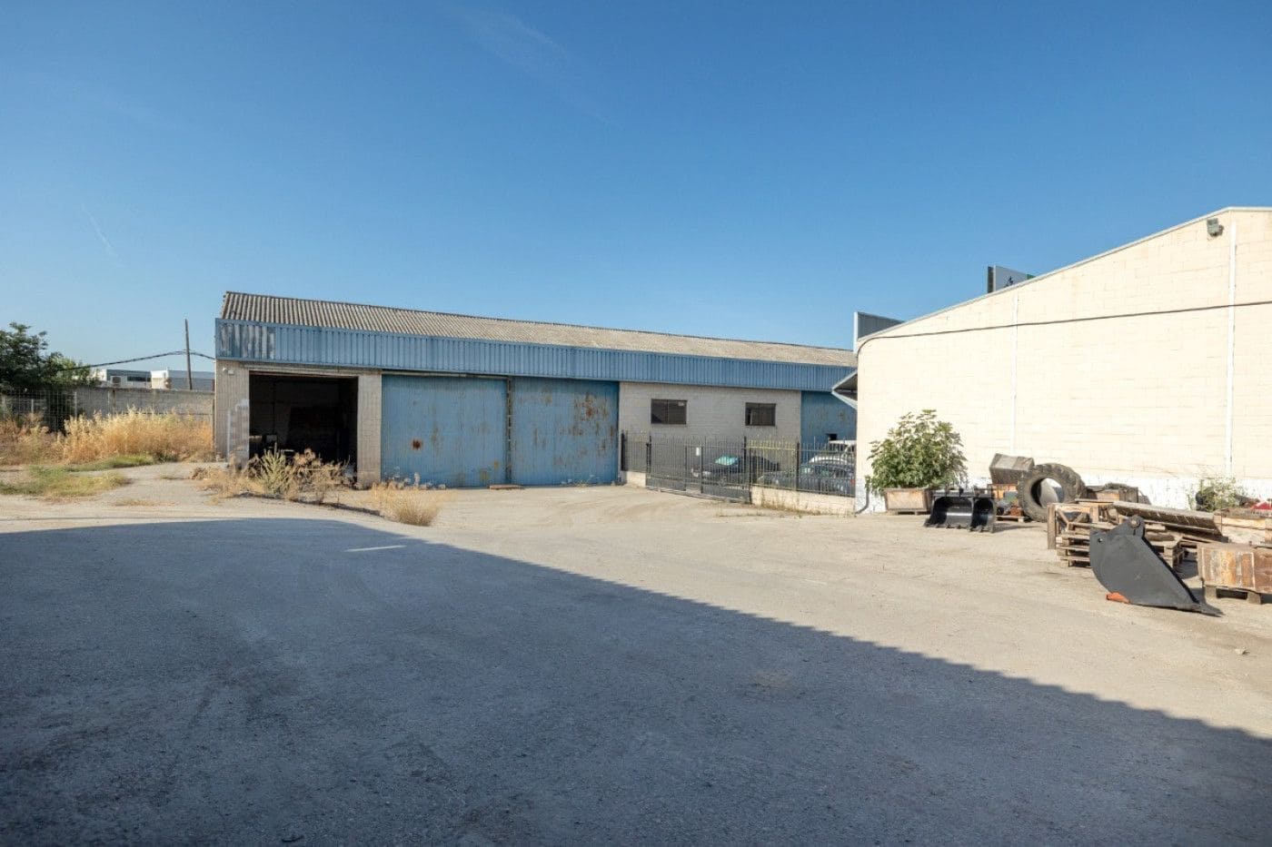 Kommersiell til salgs i Granada by - € 1 500 000 (Ref: 9534167)