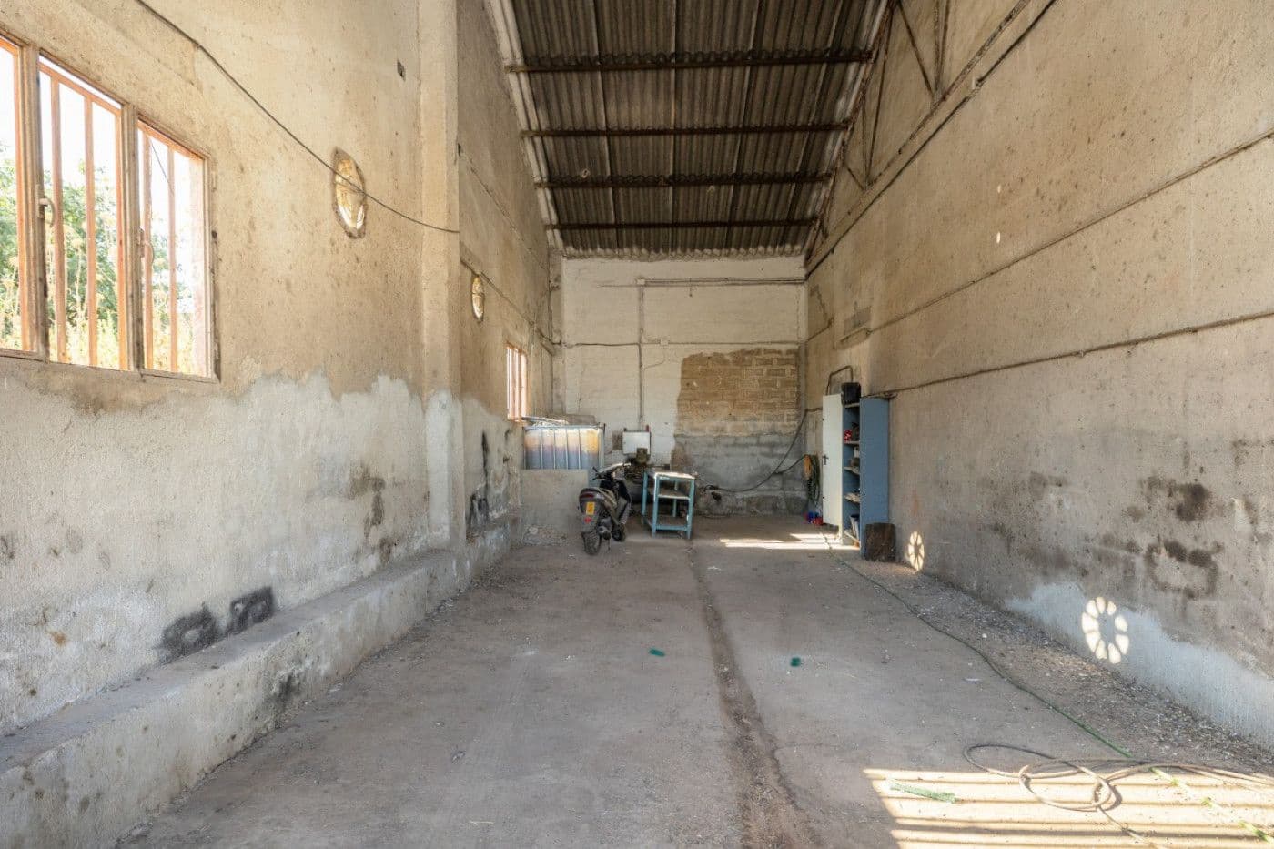 Kommersiell til salgs i Granada by - € 1 500 000 (Ref: 9534167)