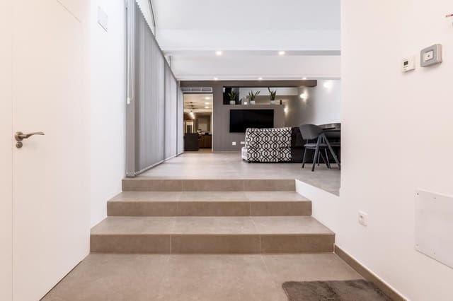 3 soveværelse Villa til salg i Otura med swimmingpool garage - € 749.000 (Ref: 9534169)