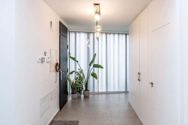 3 soveværelse Villa til salg i Otura med swimmingpool garage - € 749.000 (Ref: 9534169)