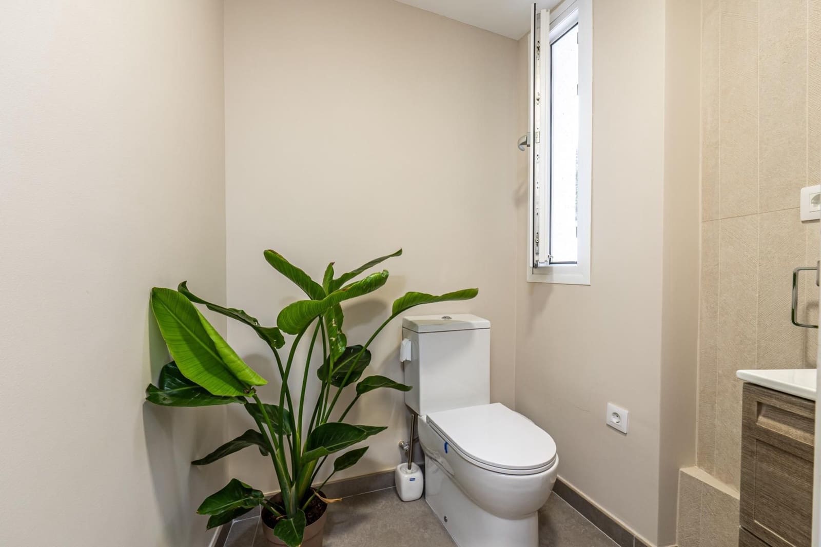 3 soveværelse Villa til salg i Otura med swimmingpool garage - € 749.000 (Ref: 9534169)