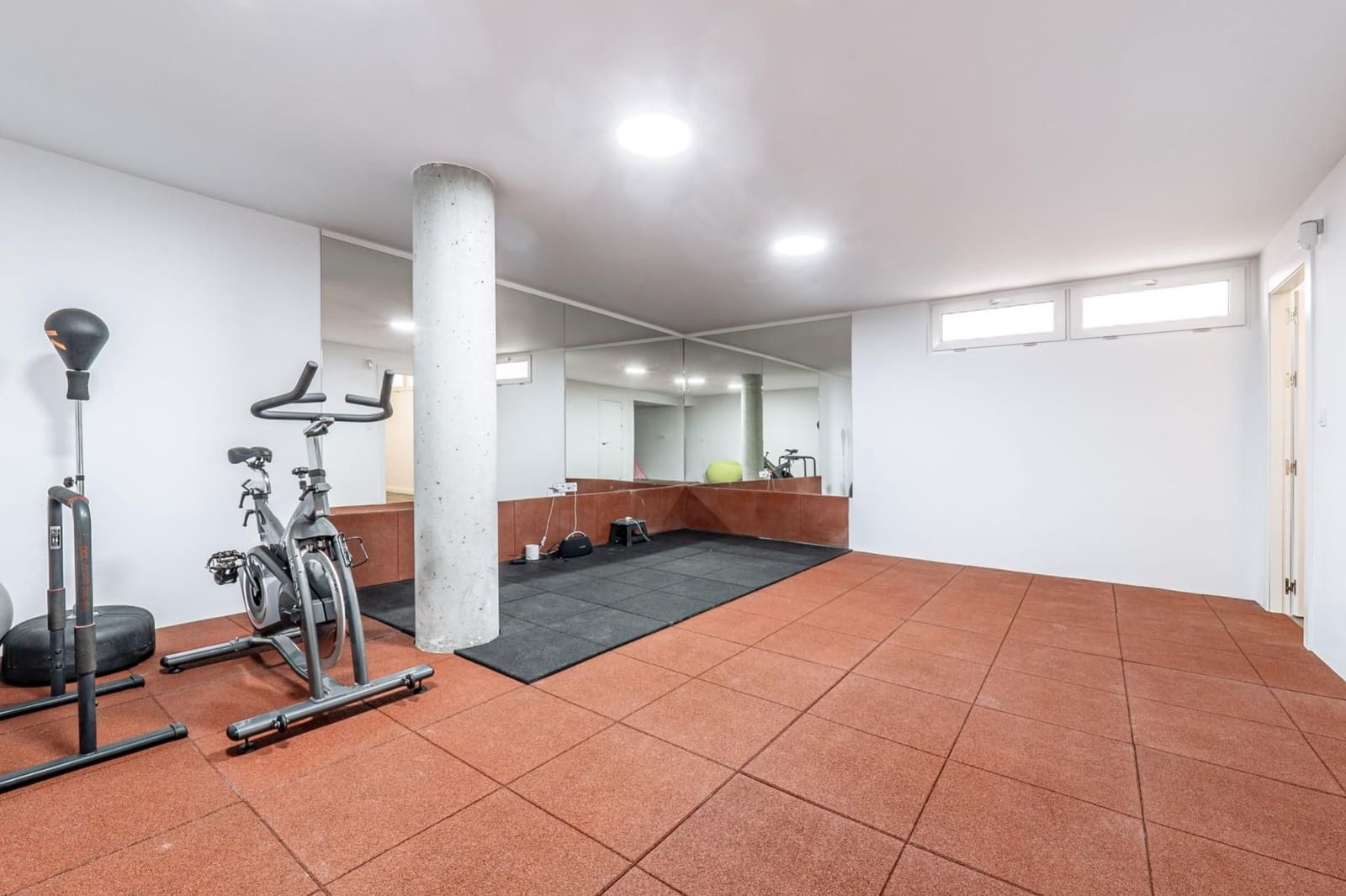 3 soveværelse Villa til salg i Otura med swimmingpool garage - € 749.000 (Ref: 9534169)