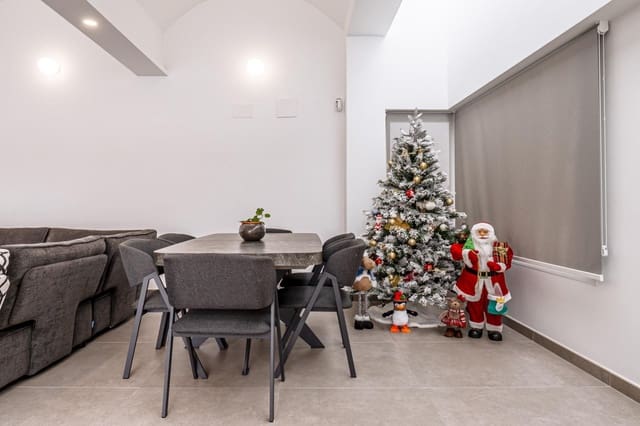 3 soveværelse Villa til salg i Otura med swimmingpool garage - € 749.000 (Ref: 9534169)