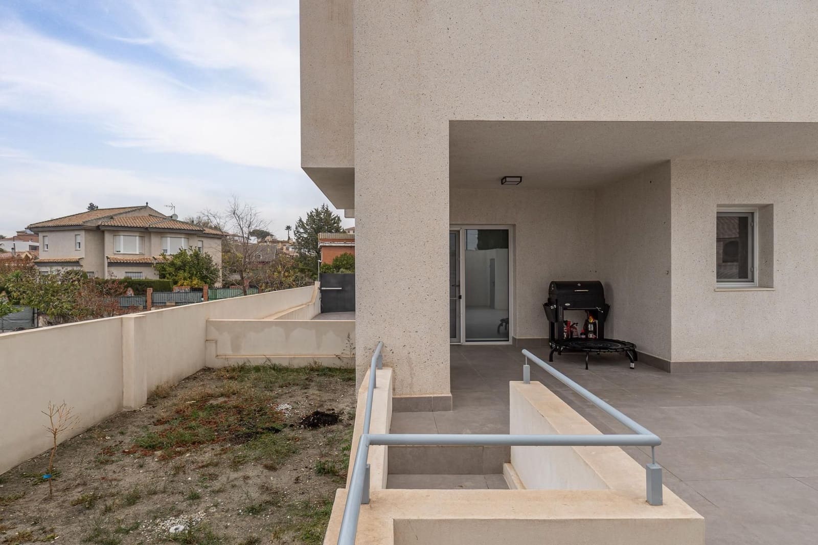 3 soveværelse Villa til salg i Otura med swimmingpool garage - € 749.000 (Ref: 9534169)