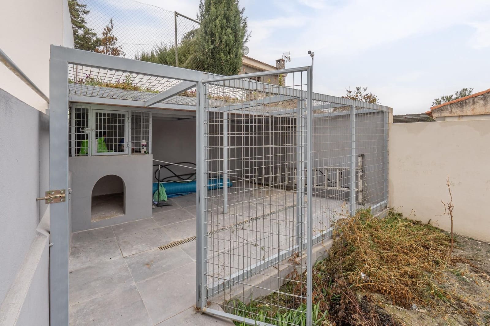 3 soveværelse Villa til salg i Otura med swimmingpool garage - € 749.000 (Ref: 9534169)