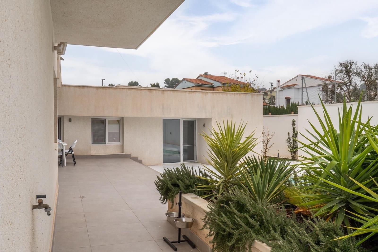 3 soveværelse Villa til salg i Otura med swimmingpool garage - € 749.000 (Ref: 9534169)